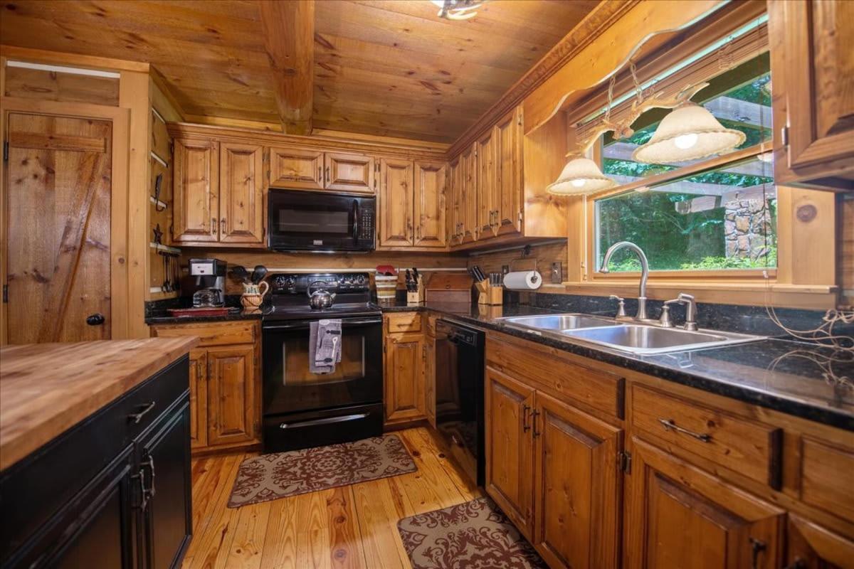 فيلا بلو ريدجفي Waterfront Mountain Cabin With Hot Tub المظهر الخارجي الصورة