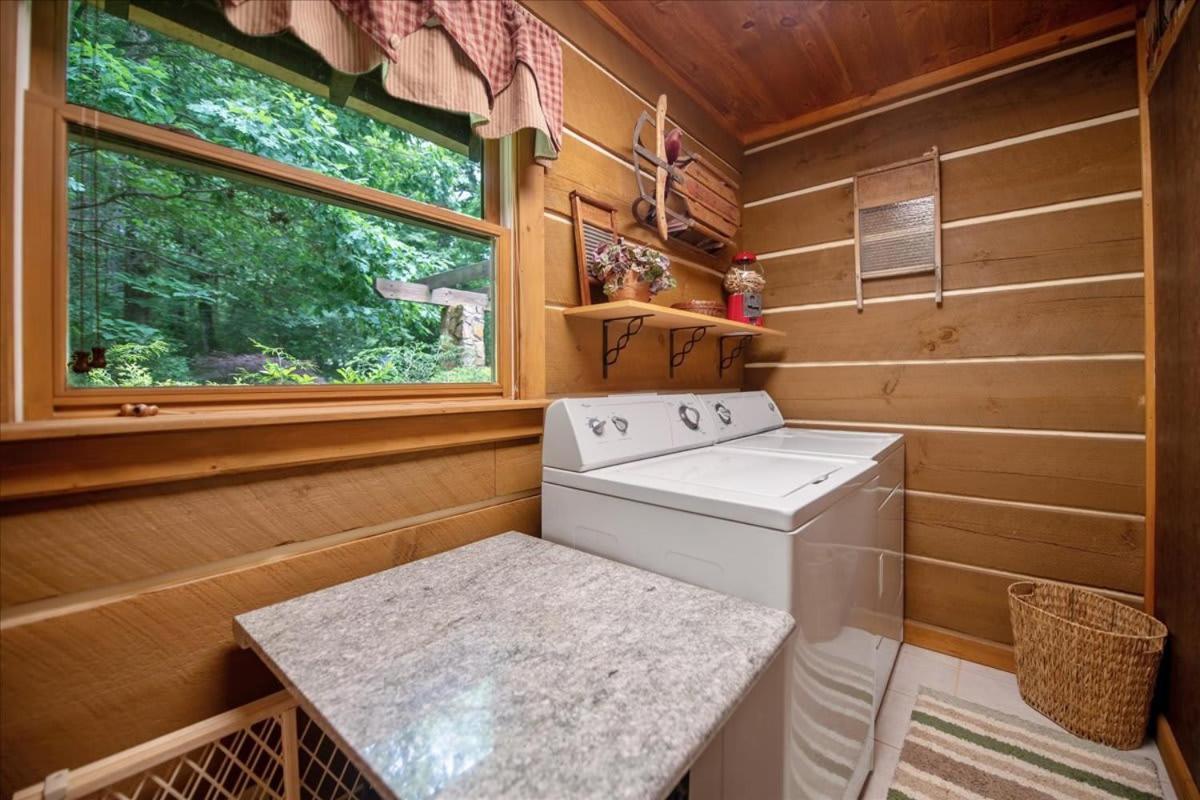 فيلا بلو ريدجفي Waterfront Mountain Cabin With Hot Tub المظهر الخارجي الصورة