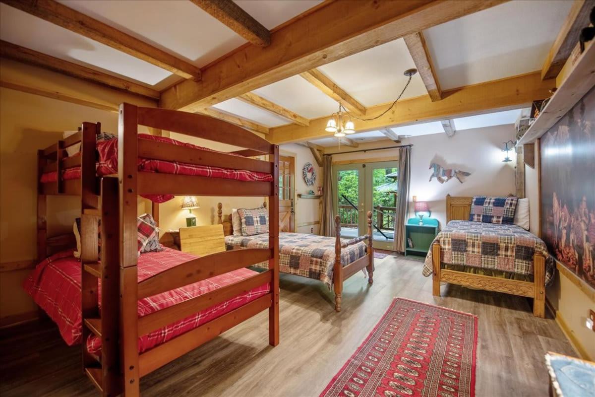 فيلا بلو ريدجفي Waterfront Mountain Cabin With Hot Tub المظهر الخارجي الصورة